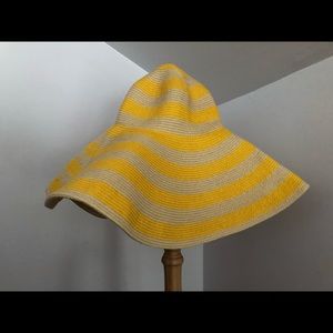BCBG sun hat